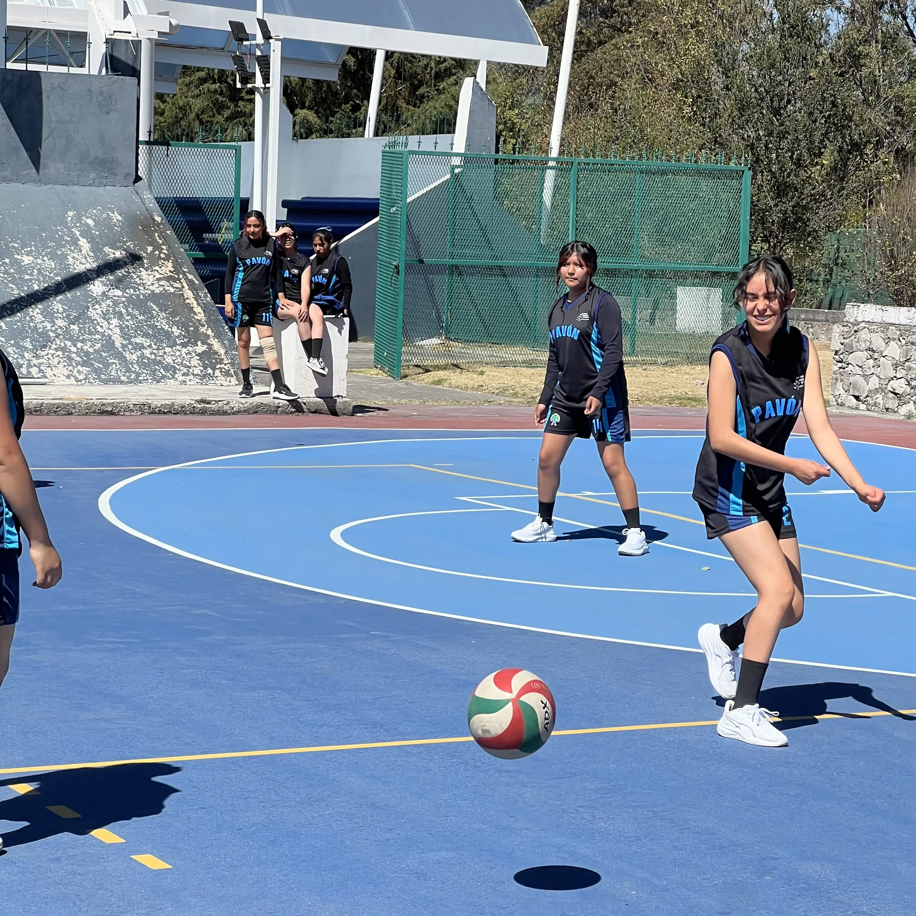 Torneo de voleibol en las instalaciones deportivas de la BUAP
